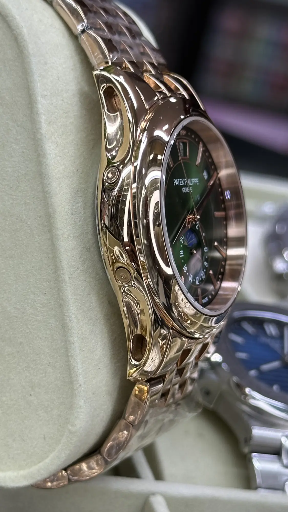 Patek Philippe Annual Calendar 5205R-011