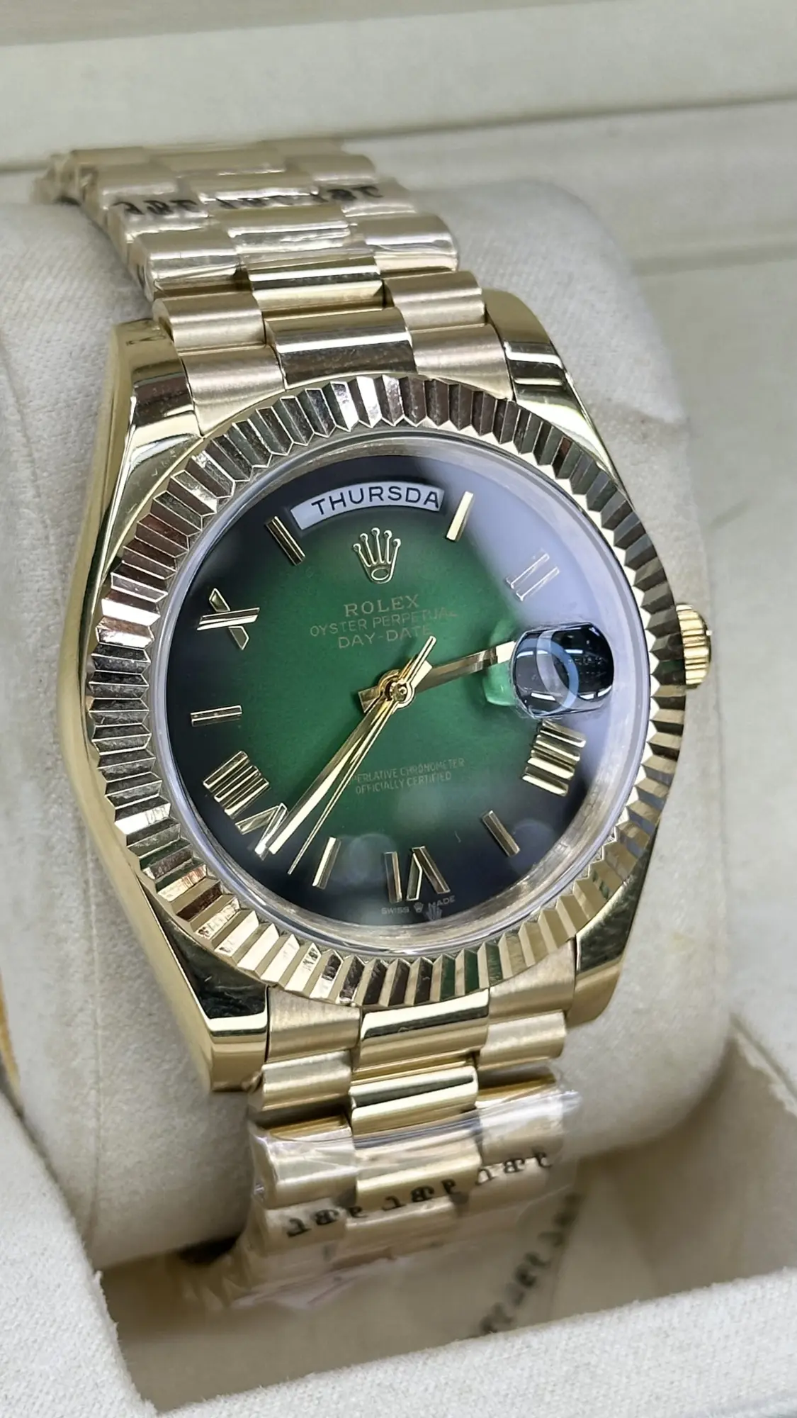 Rolex Day-Date 40mm 228238 Green Dial