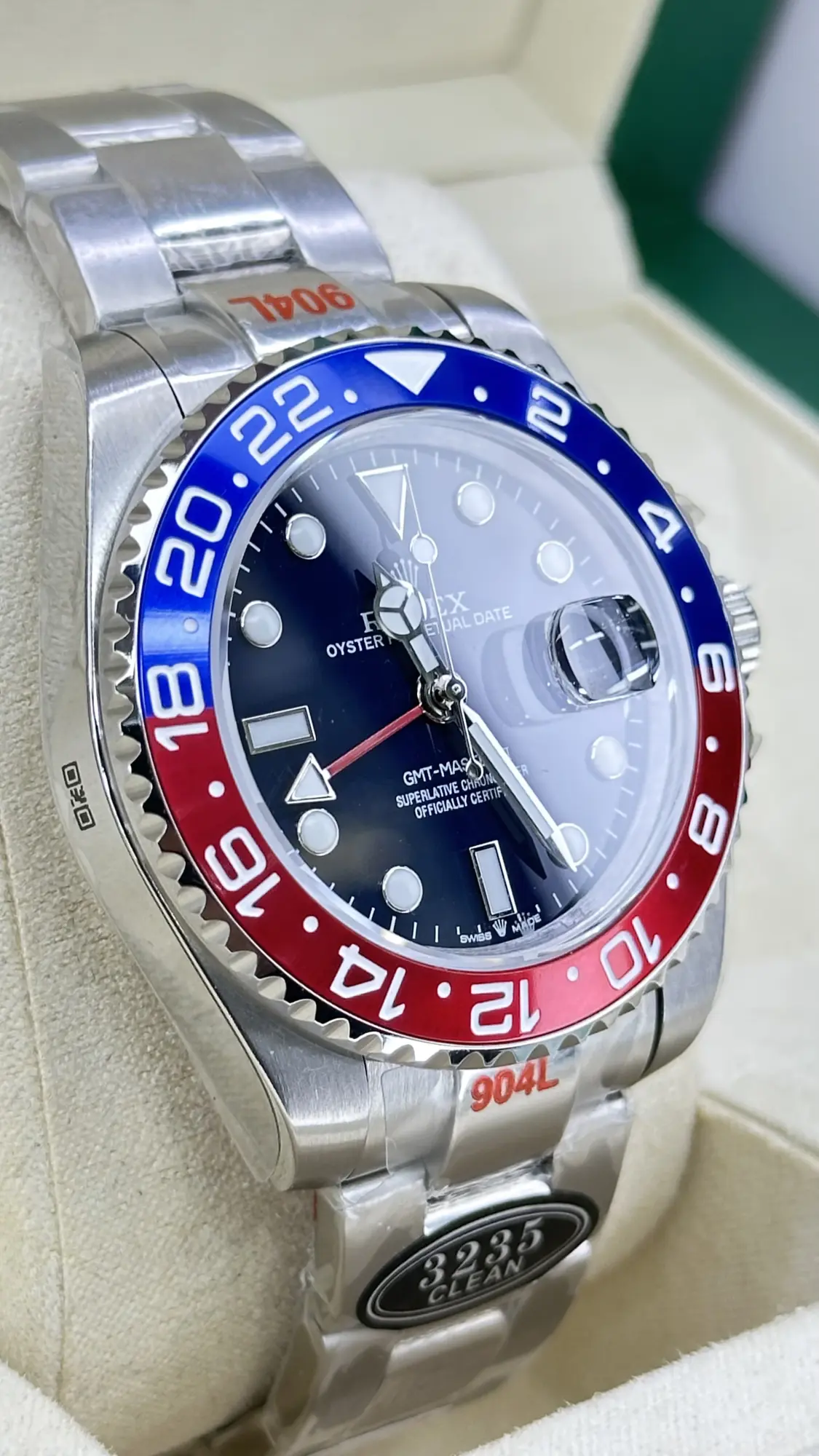 Rolex Oyster Perpetual GMT-Master II "Pepsi"