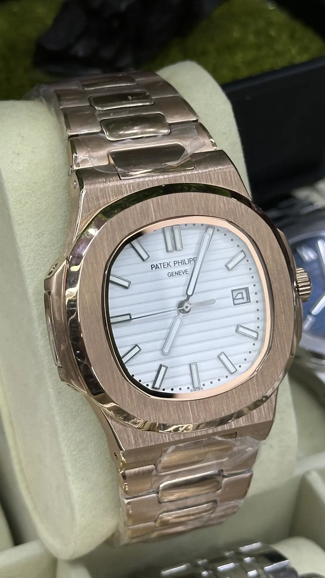 Patek Philippe Nautilus 5711R-001 White Dial