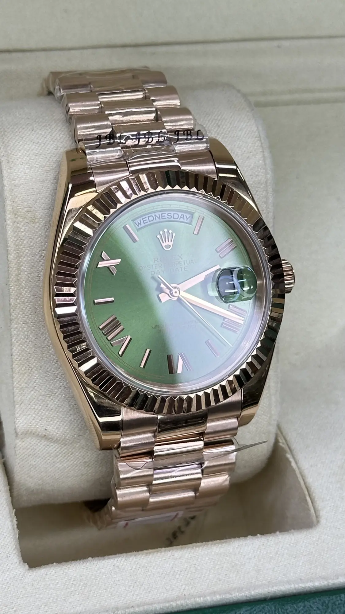 Rolex Day-Date 40mm Everose gold M228235-0025
