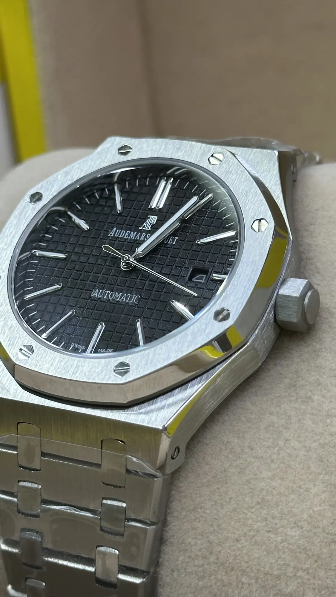 Audemars Piguet Royal Oak 15400ST.OO.1220ST.01