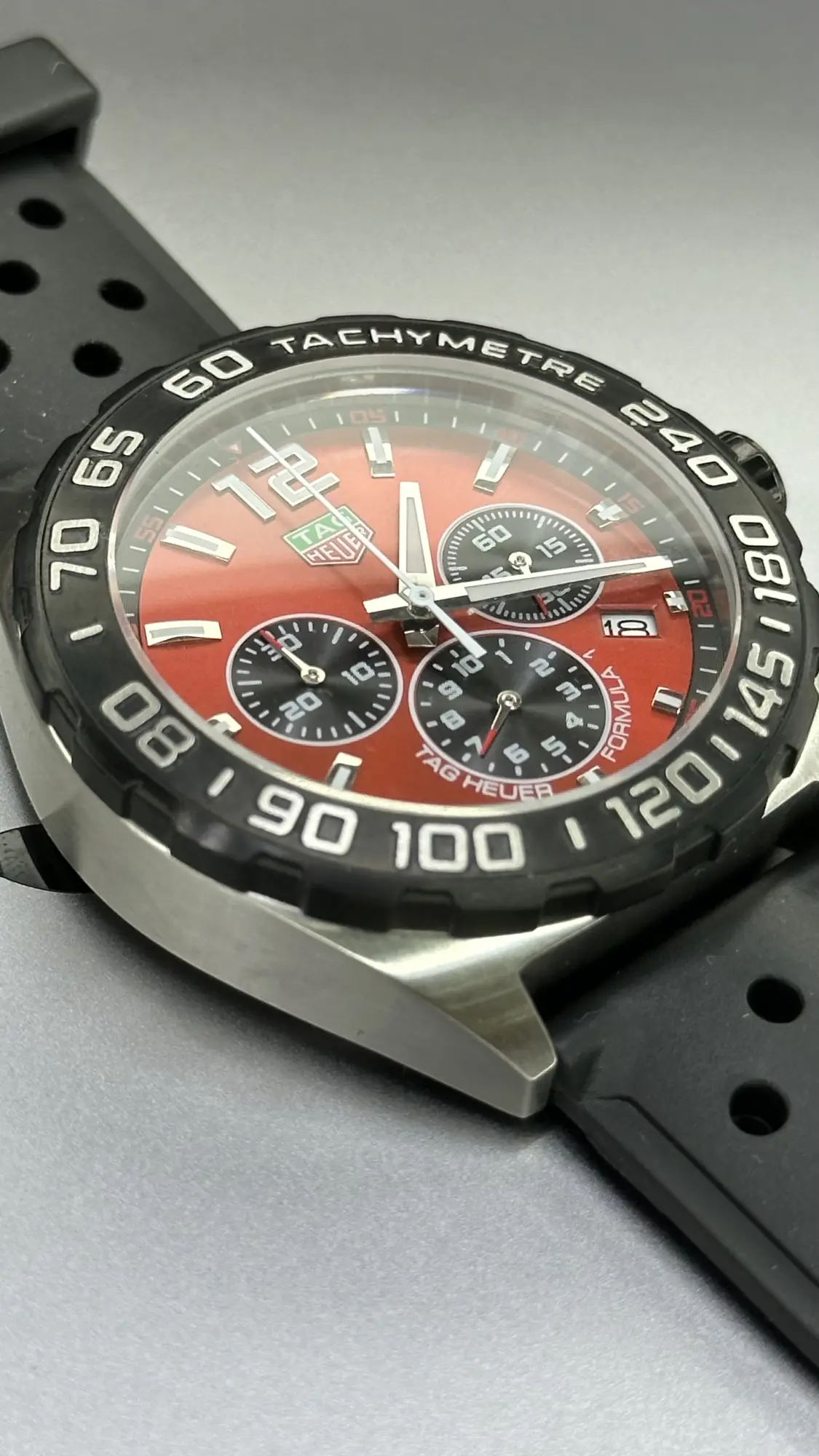 TAG Heuer Formula 1 Chronograph Steel - Red