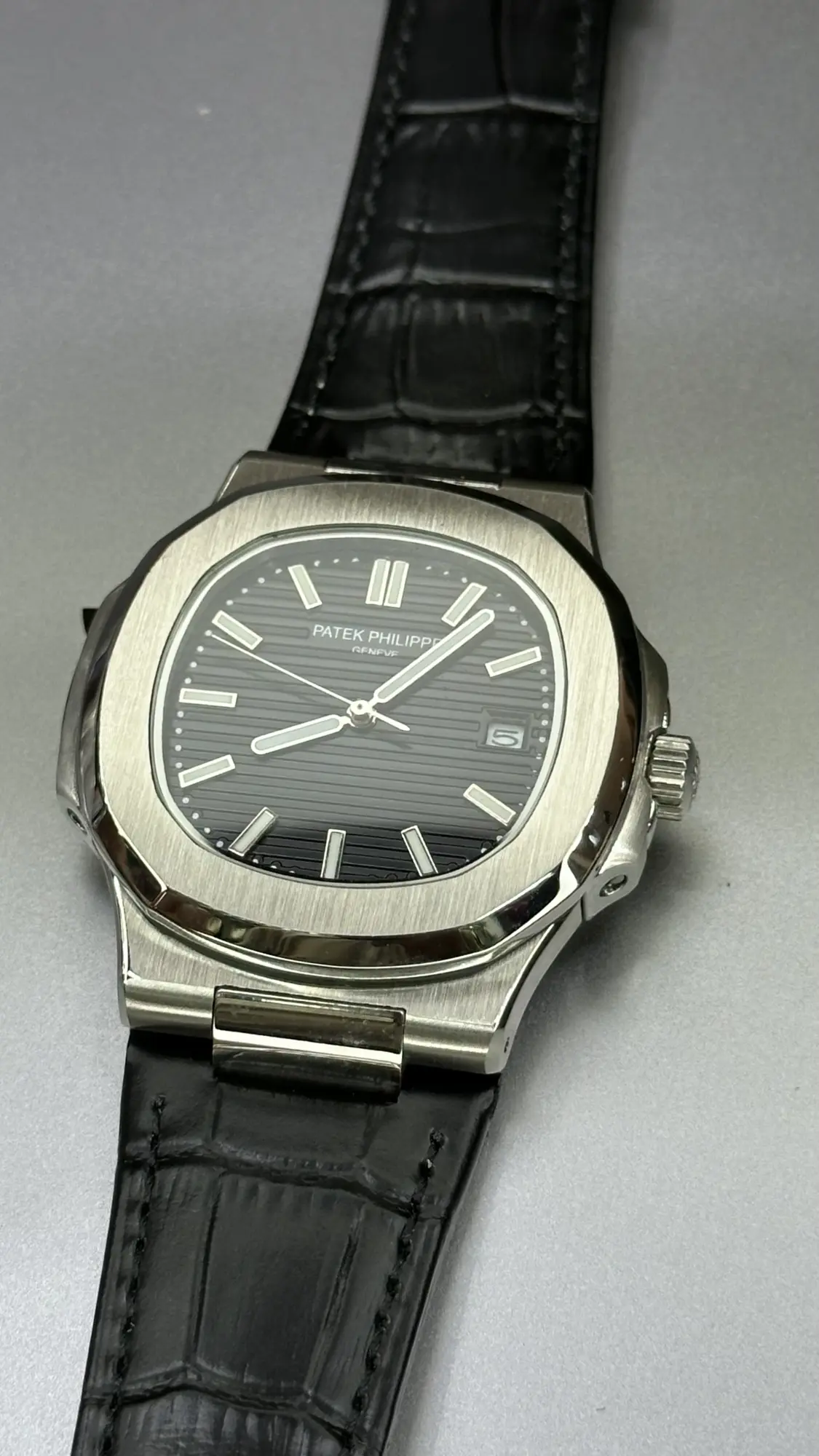 Patek Philippe Nautilus 5711G-001