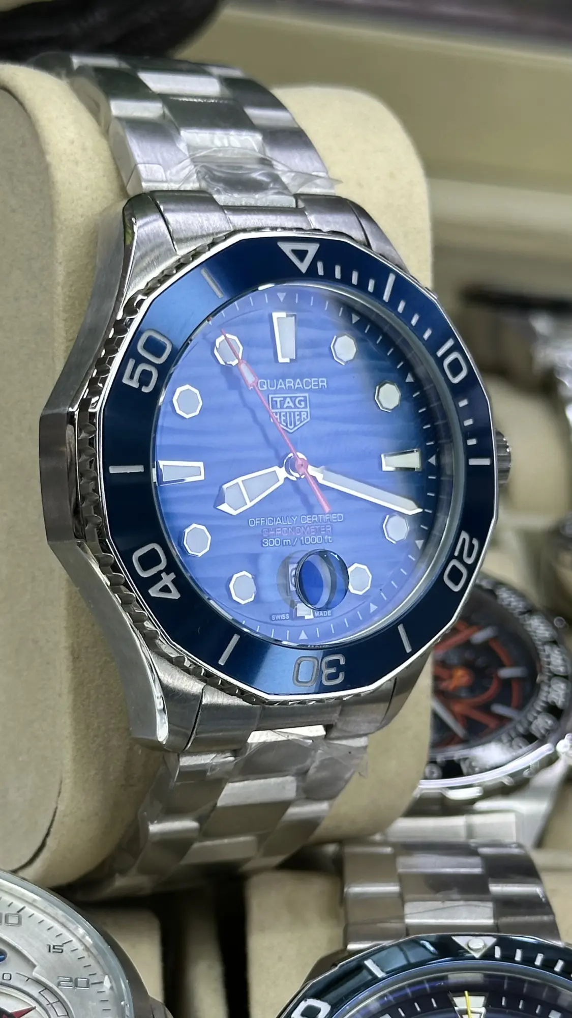 TAG Heuer Professional 300 Date Aquaracer
