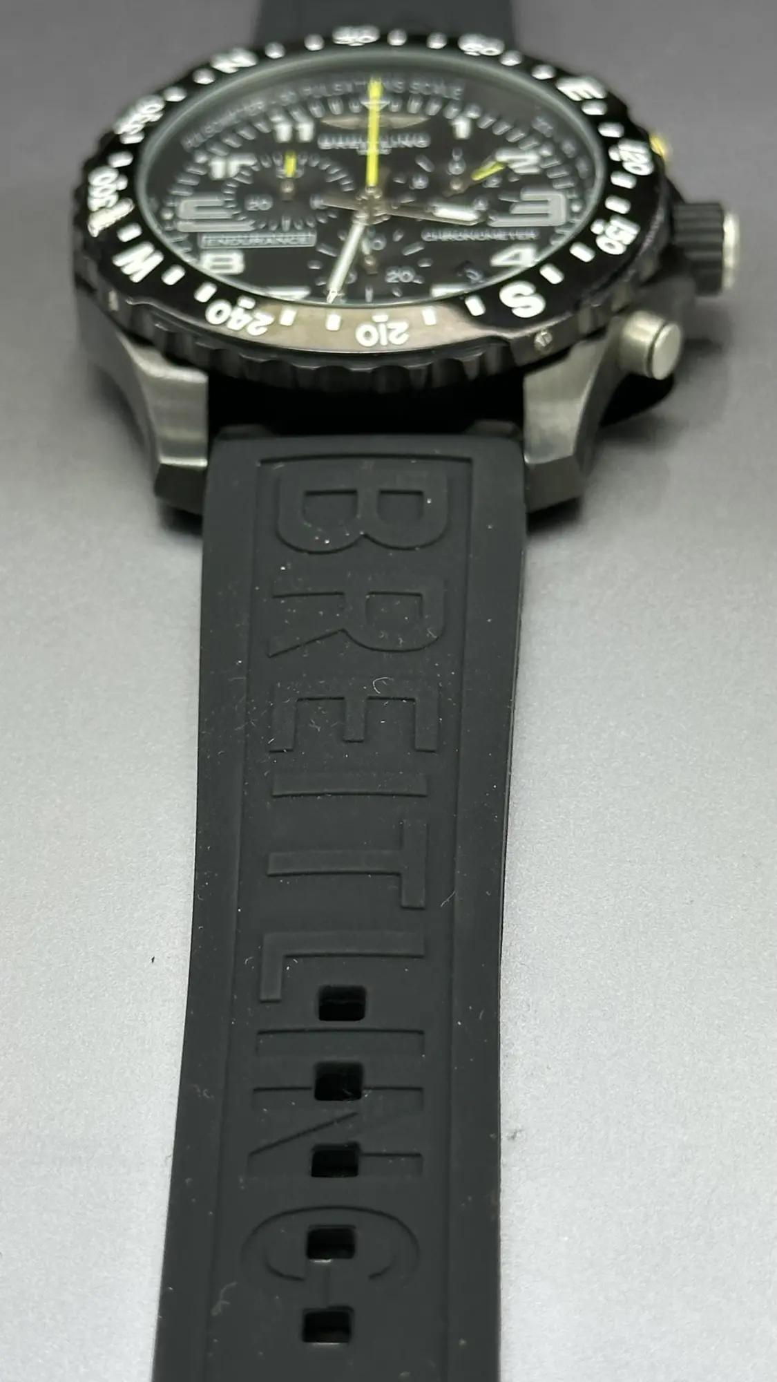 Breitling Endurance Pro 44 X82310E51B1S2