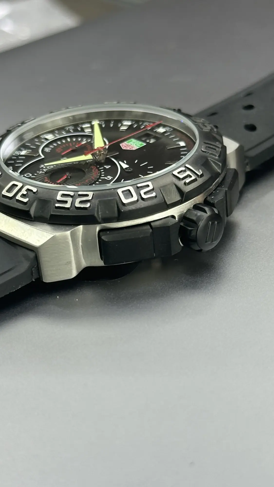 TAG Heuer Chronograph - CAH1010