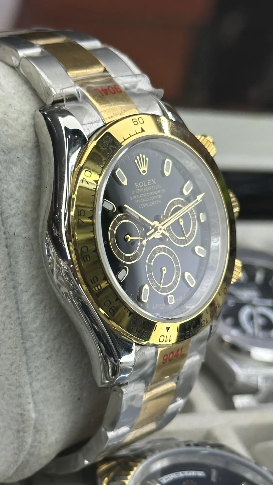 Rolex Cosmograph Daytona Yellow Rolesor Black Dial 40mm