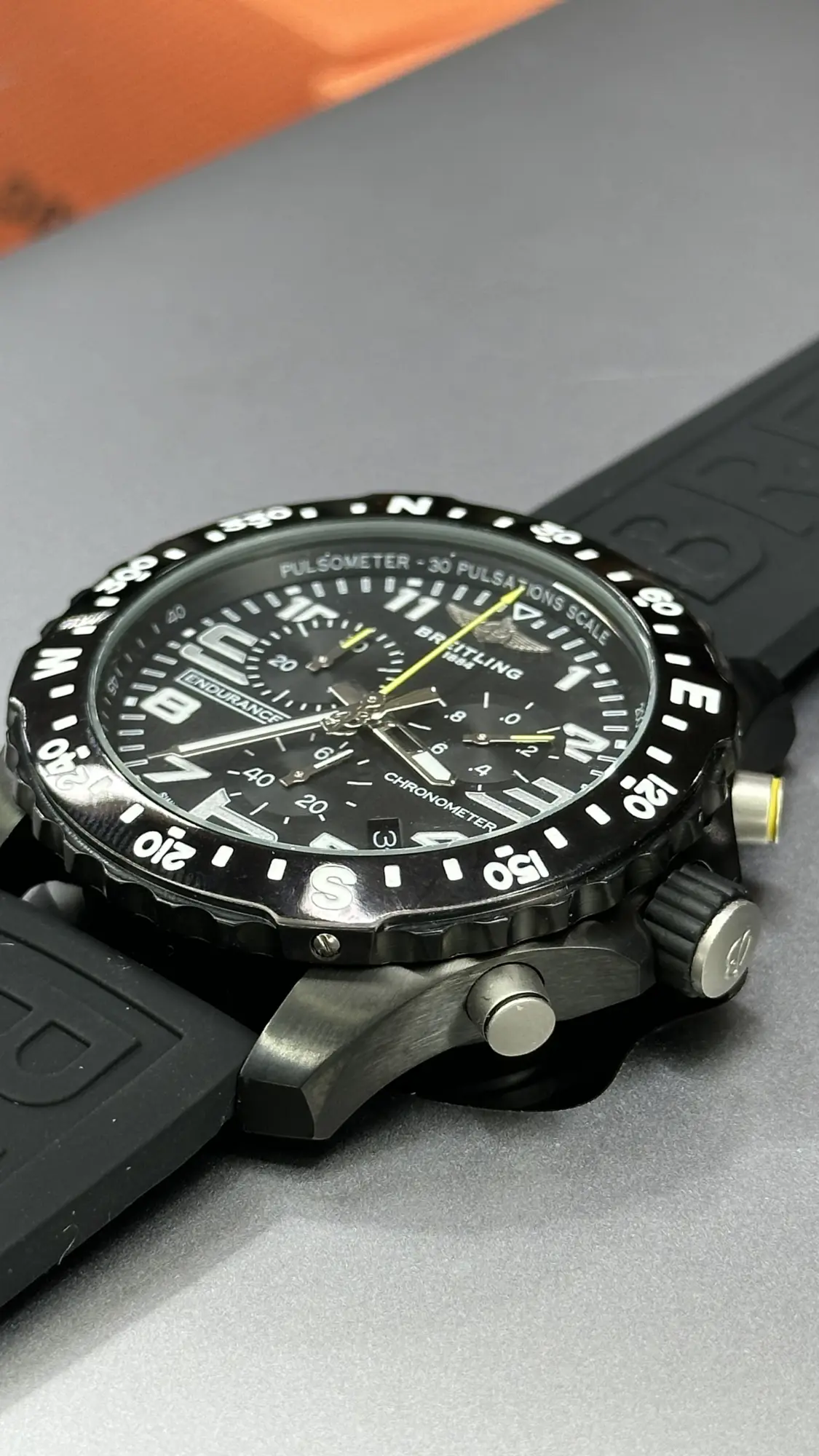 Breitling Endurance Pro 44 X82310E51B1S2