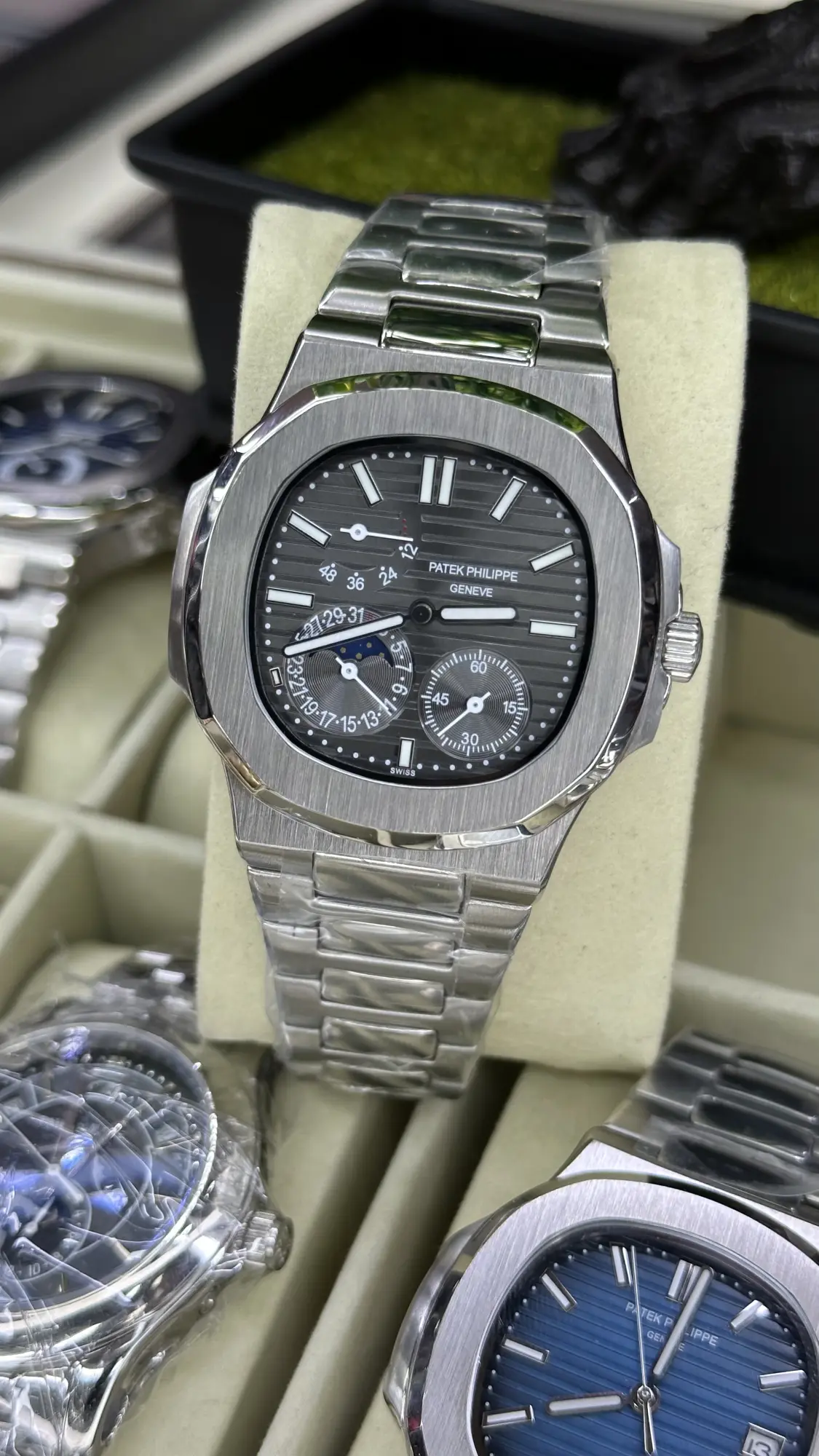 Patek Phillipe Nautilus 5712 Geneve