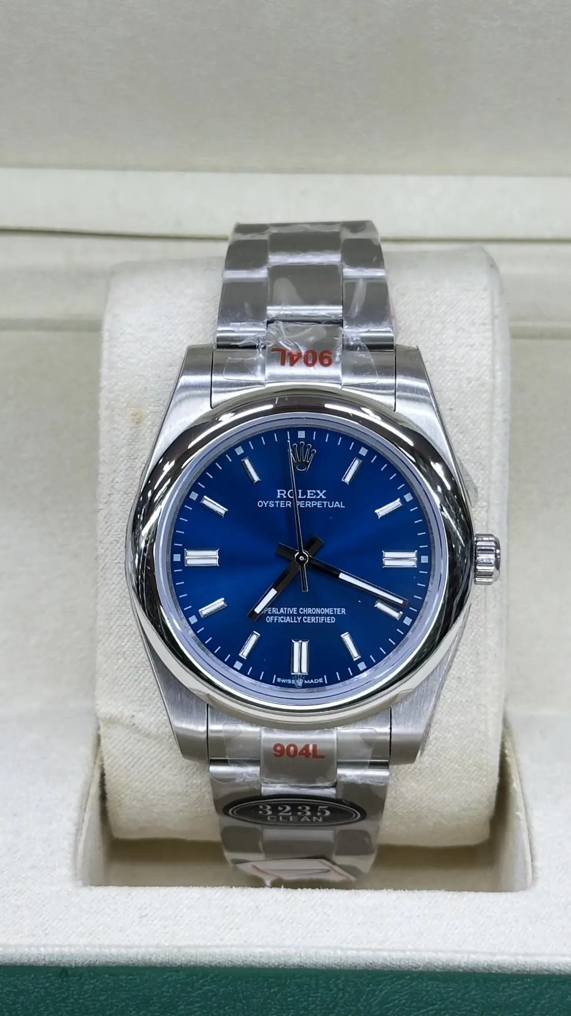 Rolex Oyster Perpetual 126000 0003
