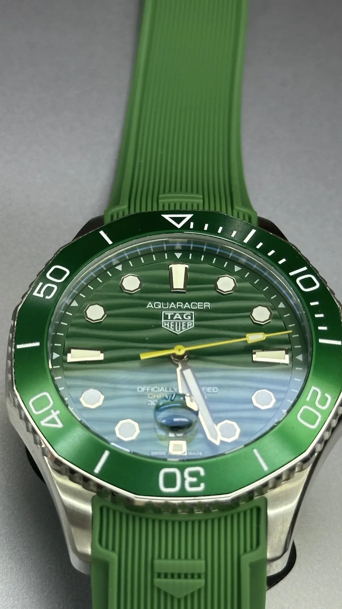 TAG Heuer Aquaracer Professional 300 Date - Green